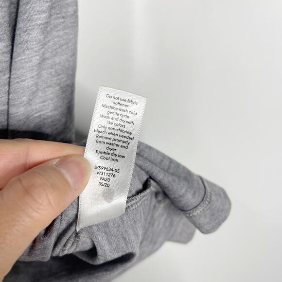 Athleta Medium M Gray Essence Pleated Tee Side Ruched Short Sleeve Round Neck - Picture 7 of 8